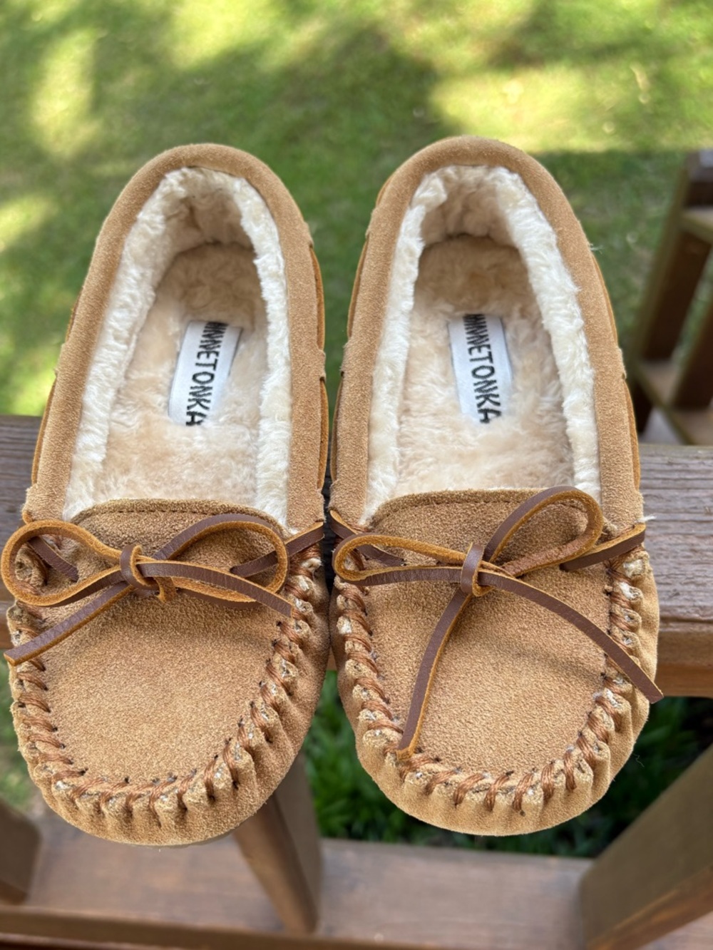 NWOT Minnetonka 4032 Women’s Tan Suede “Cally” Moccasins Size 5M